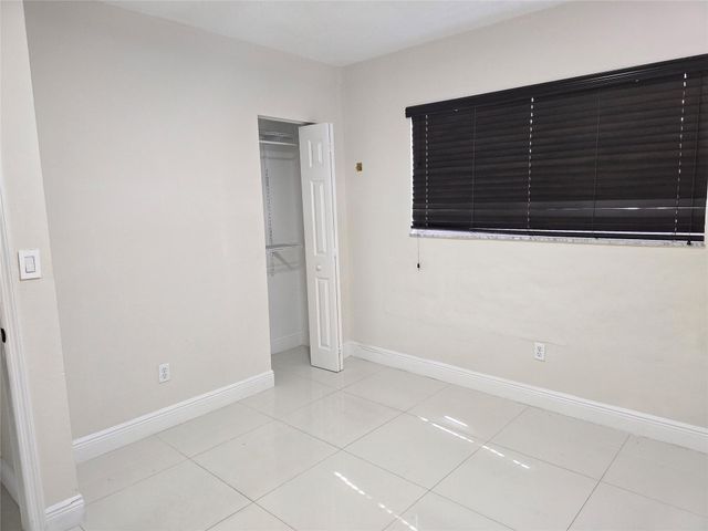 18422 NW 42ND CT, Miami Gardens, FL 33055