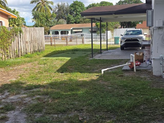 18422 NW 42ND CT, Miami Gardens, FL 33055