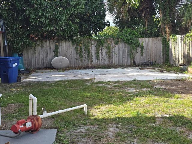 18422 NW 42ND CT, Miami Gardens, FL 33055