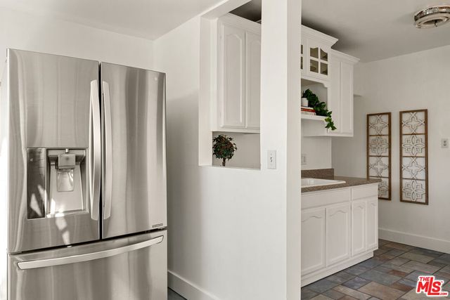 3220 Garden Avenue, Los Angeles, CA 90039