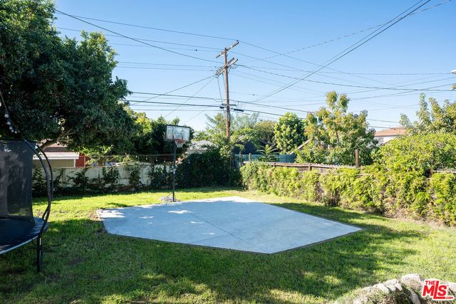 3220 Garden Avenue, Los Angeles, CA 90039