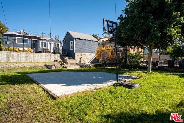 3220 Garden Avenue, Los Angeles, CA 90039