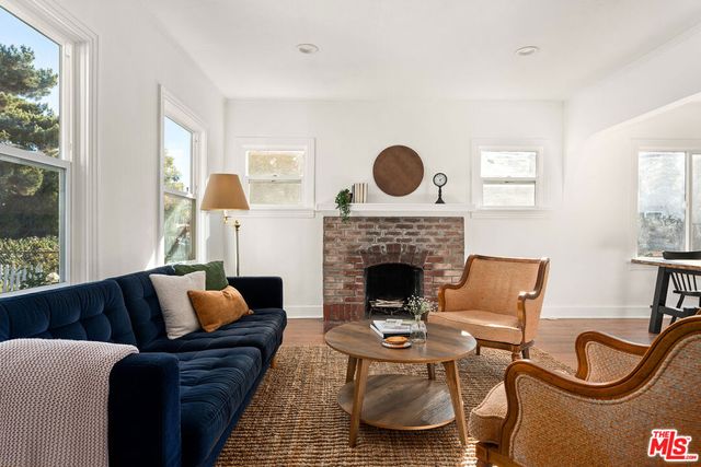 3220 Garden Avenue, Los Angeles, CA 90039