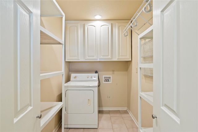 412 Narcissus Street, Lake Jackson, TX 77566