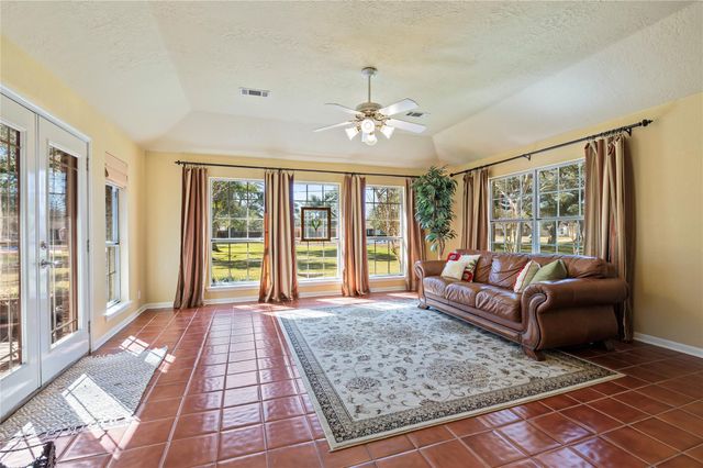 412 Narcissus Street, Lake Jackson, TX 77566