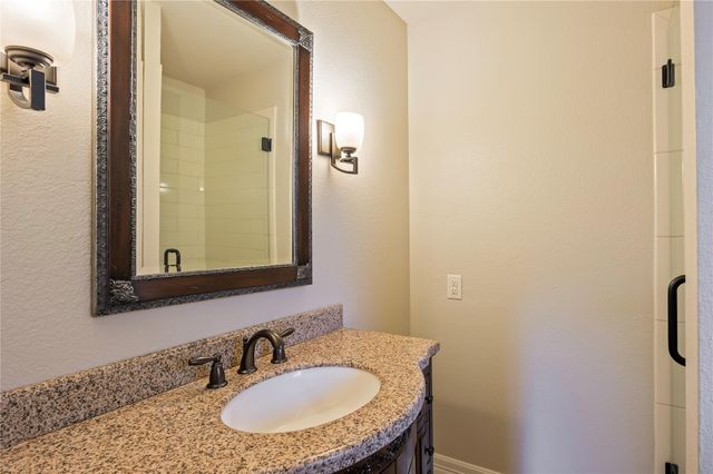 412 Narcissus Street, Lake Jackson, TX 77566