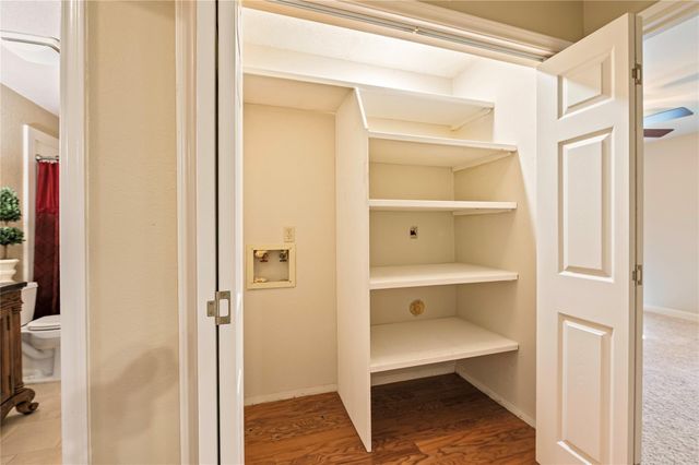 412 Narcissus Street, Lake Jackson, TX 77566