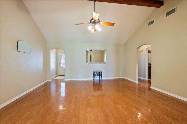 412 Narcissus Street, Lake Jackson, TX 77566