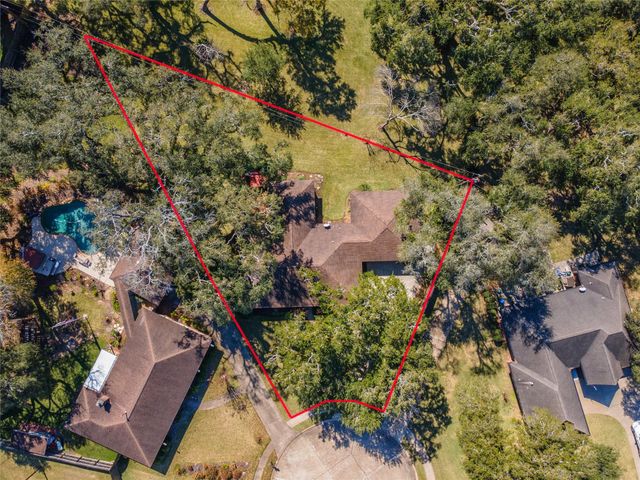 412 Narcissus Street, Lake Jackson, TX 77566