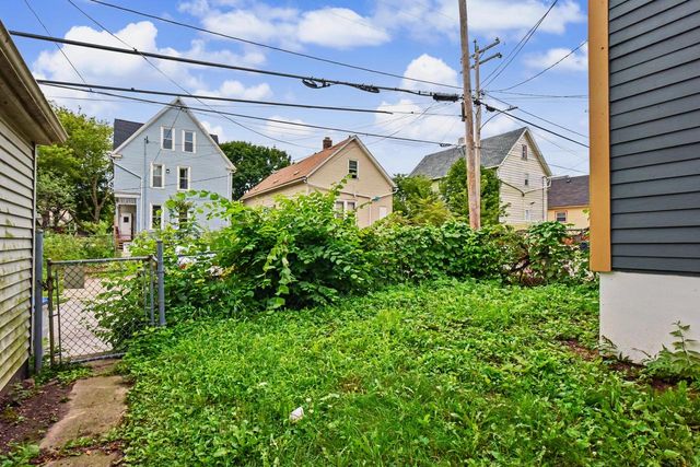 2631 N Booth STREET, Milwaukee, WI 53212