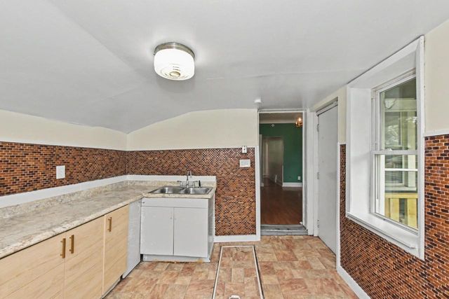 2631 N Booth STREET, Milwaukee, WI 53212