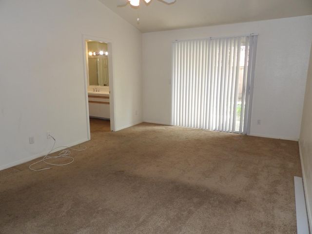 9264 N Concord Drive, Fresno, CA 93720