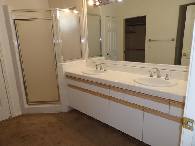 9264 N Concord Drive, Fresno, CA 93720