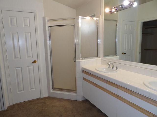 9264 N Concord Drive, Fresno, CA 93720