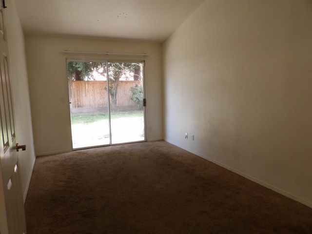 9264 N Concord Drive, Fresno, CA 93720