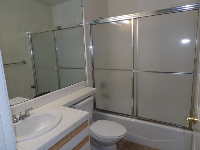 9264 N Concord Drive, Fresno, CA 93720