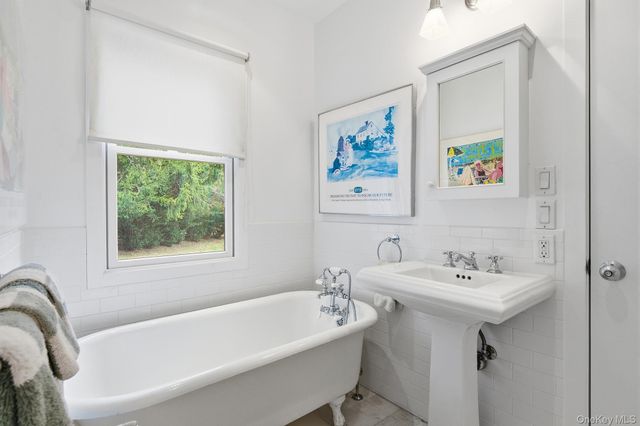 60 Skimhampton Road, East Hampton, NY 11937