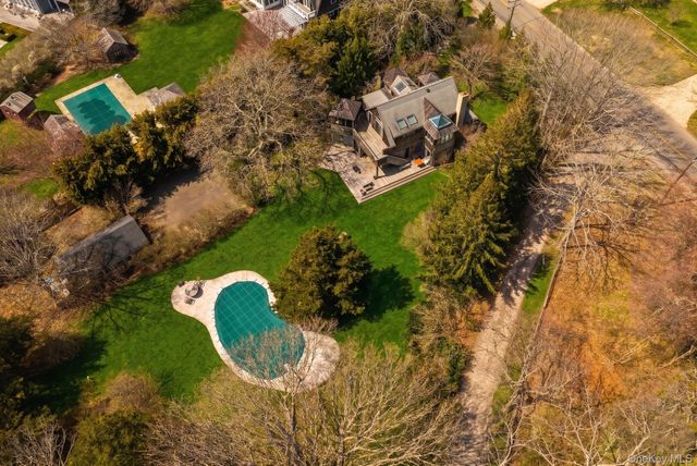 60 Skimhampton Road, East Hampton, NY 11937