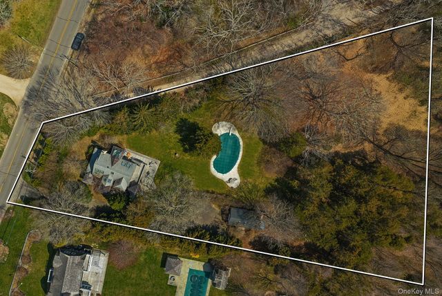 60 Skimhampton Road, East Hampton, NY 11937