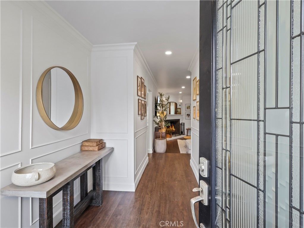 Image 10 of property listing at 6900 Katherine Avenue, Van Nuys, CA 91405