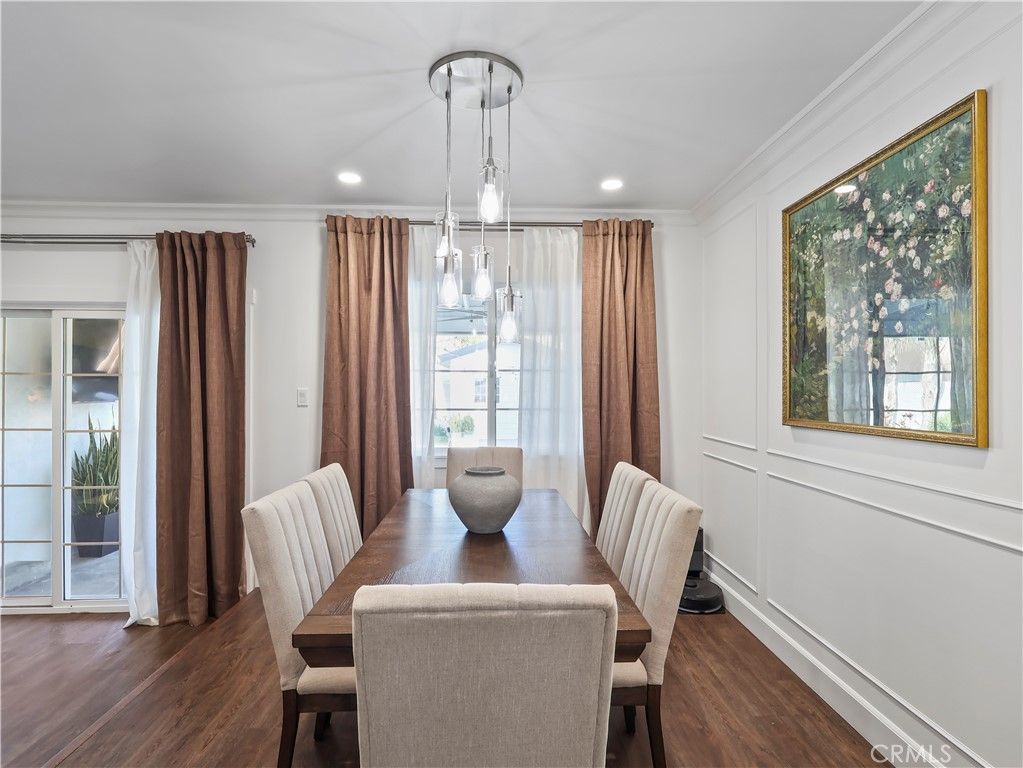 Image 16 of property listing at 6900 Katherine Avenue, Van Nuys, CA 91405