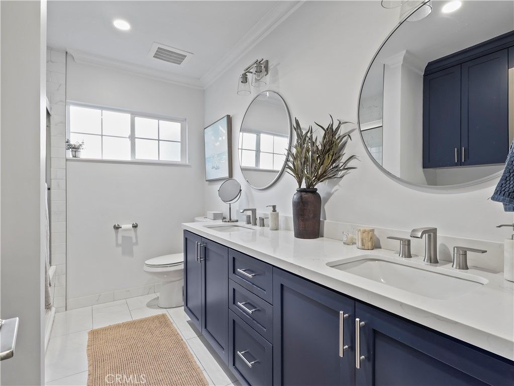 Image 32 of property listing at 6900 Katherine Avenue, Van Nuys, CA 91405