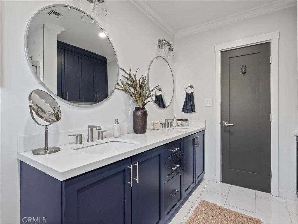 Image 33 of property listing at 6900 Katherine Avenue, Van Nuys, CA 91405