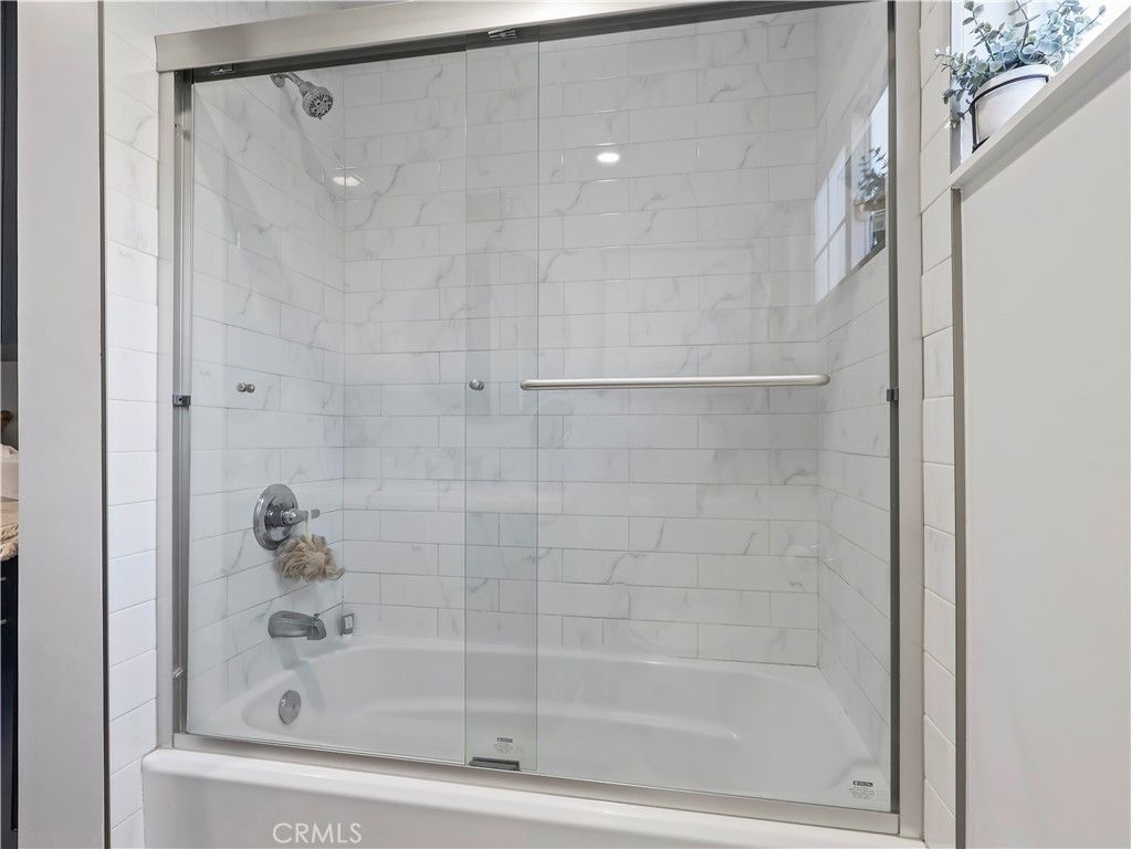 Image 35 of property listing at 6900 Katherine Avenue, Van Nuys, CA 91405