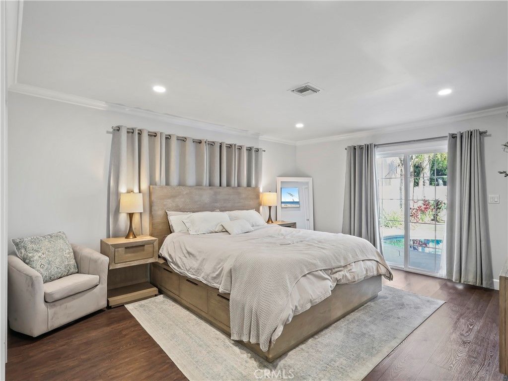 Image 38 of property listing at 6900 Katherine Avenue, Van Nuys, CA 91405