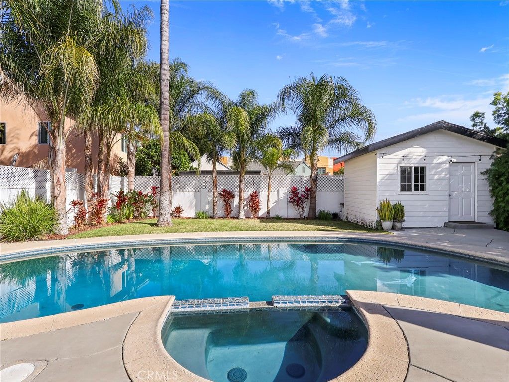 Image 45 of property listing at 6900 Katherine Avenue, Van Nuys, CA 91405