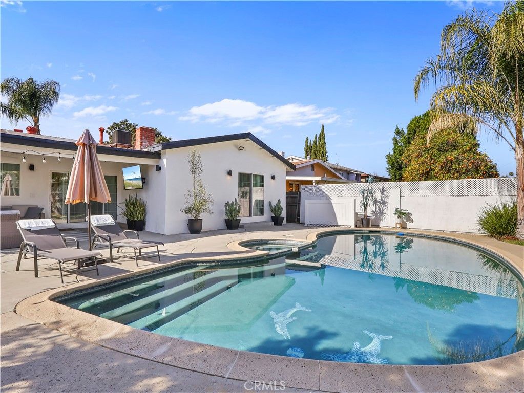 Image 50 of property listing at 6900 Katherine Avenue, Van Nuys, CA 91405
