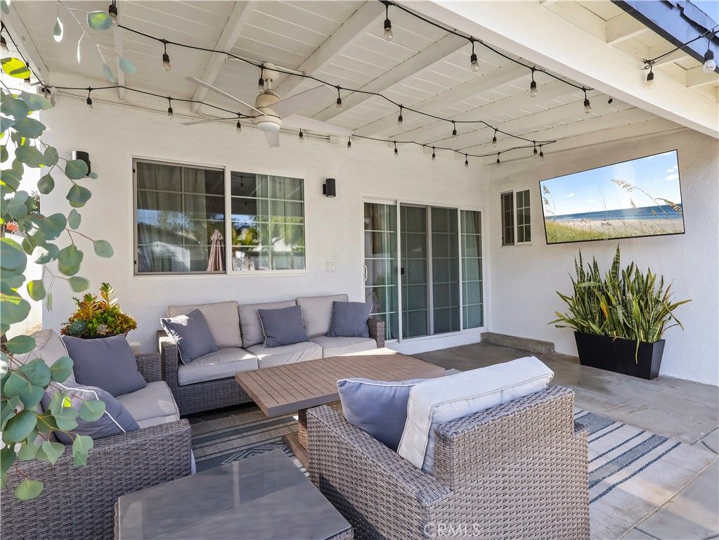 Image 53 of property listing at 6900 Katherine Avenue, Van Nuys, CA 91405