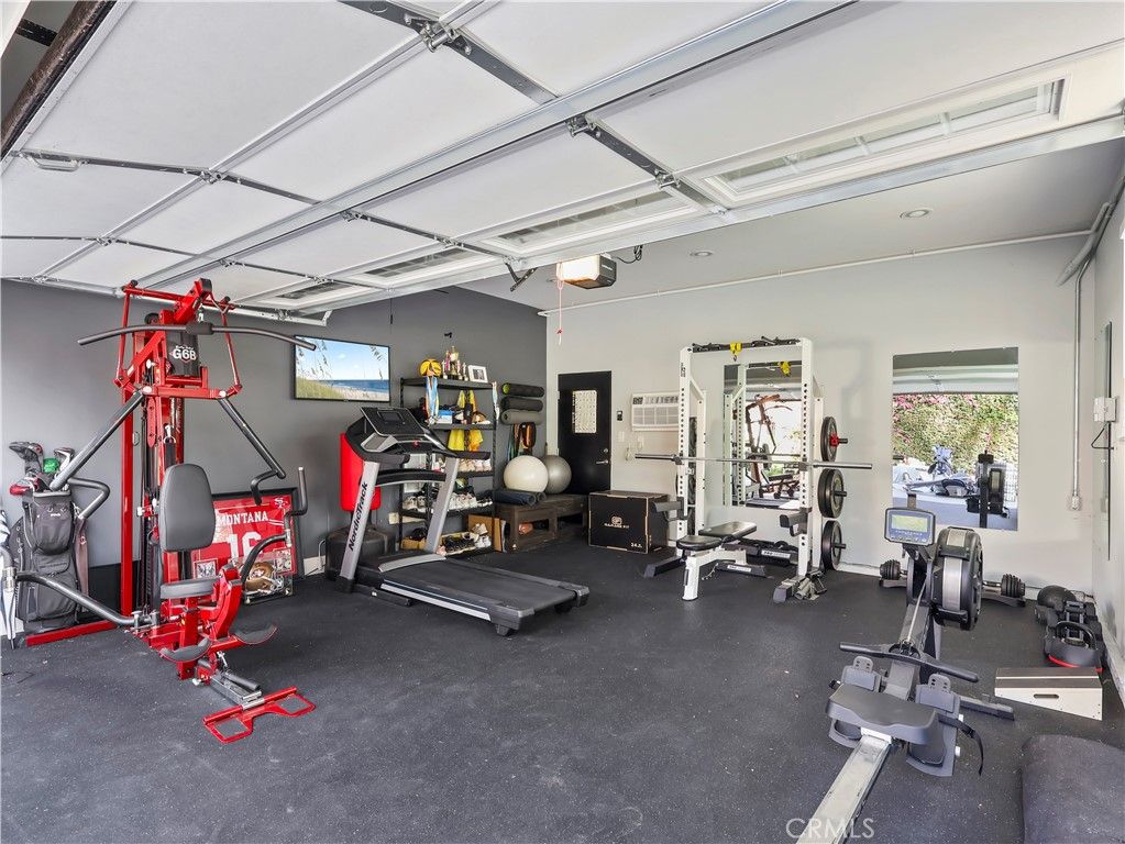 Image 56 of property listing at 6900 Katherine Avenue, Van Nuys, CA 91405