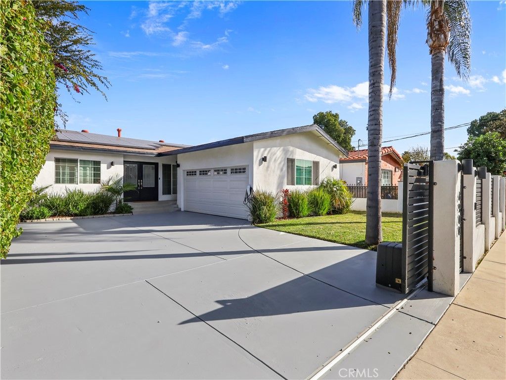 Image 59 of property listing at 6900 Katherine Avenue, Van Nuys, CA 91405