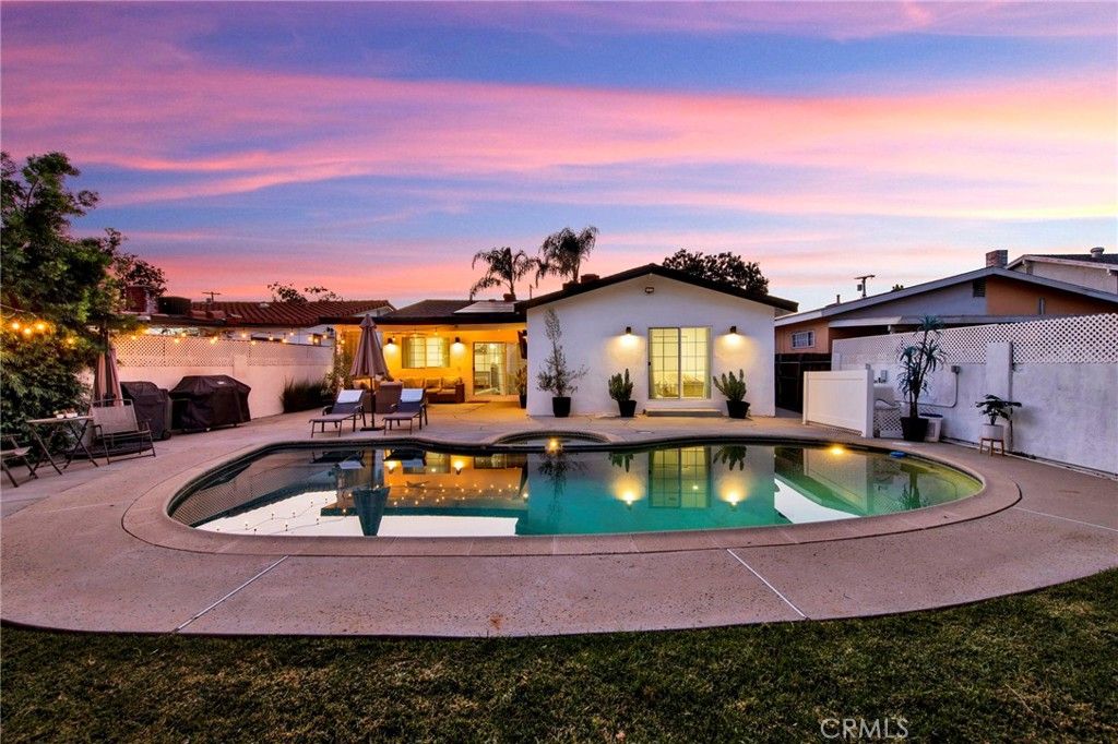 Image 65 of property listing at 6900 Katherine Avenue, Van Nuys, CA 91405