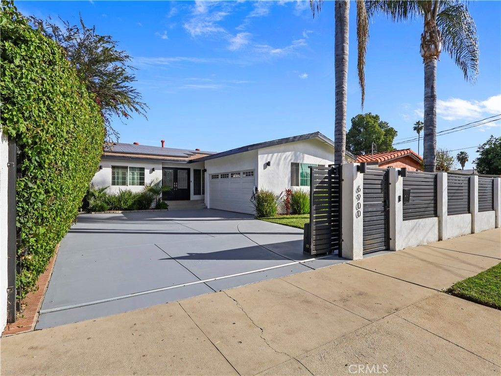 Image 8 of property listing at 6900 Katherine Avenue, Van Nuys, CA 91405