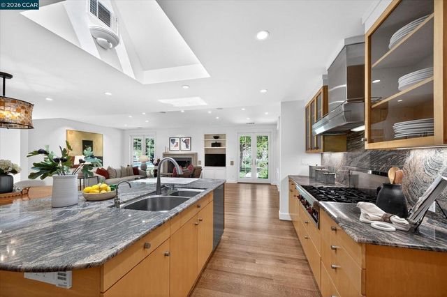 1165 Glen Rd, Lafayette, CA 94549