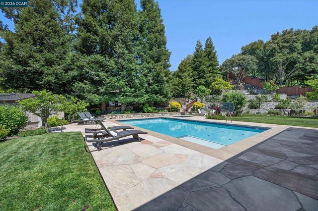 1165 Glen Rd, Lafayette, CA 94549