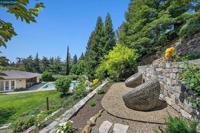 1165 Glen Rd, Lafayette, CA 94549