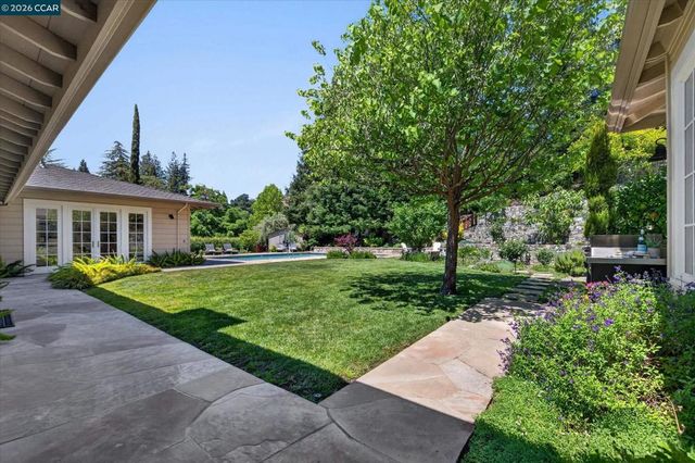 1165 Glen Rd, Lafayette, CA 94549