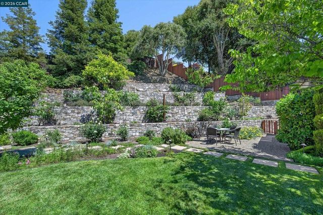 1165 Glen Rd, Lafayette, CA 94549