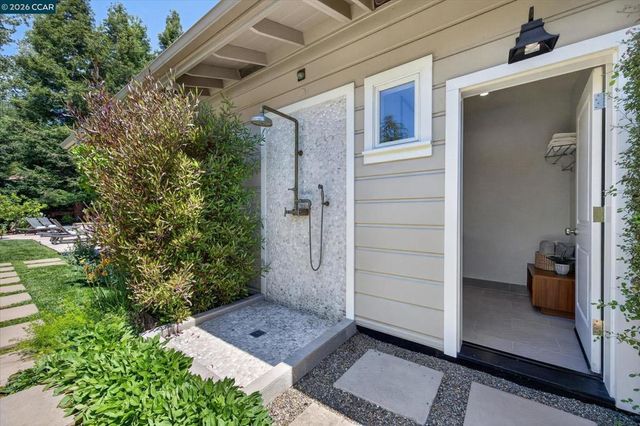 1165 Glen Rd, Lafayette, CA 94549