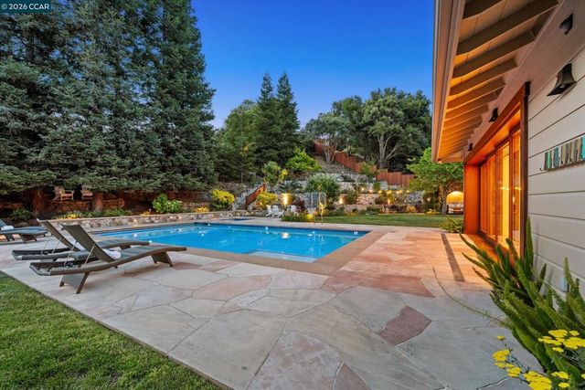 1165 Glen Rd, Lafayette, CA 94549