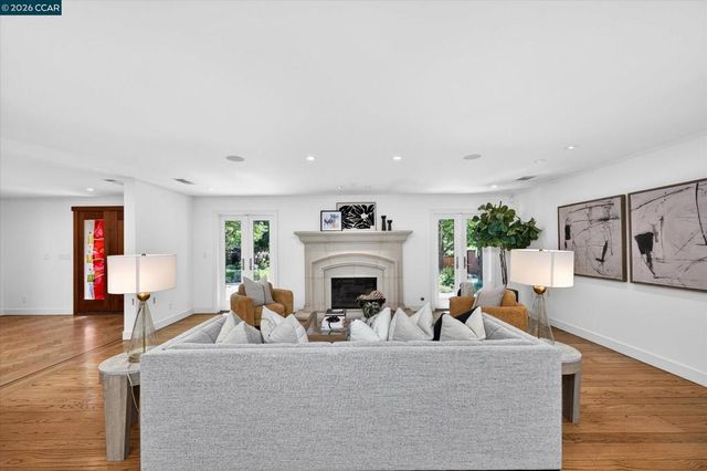 1165 Glen Rd, Lafayette, CA 94549
