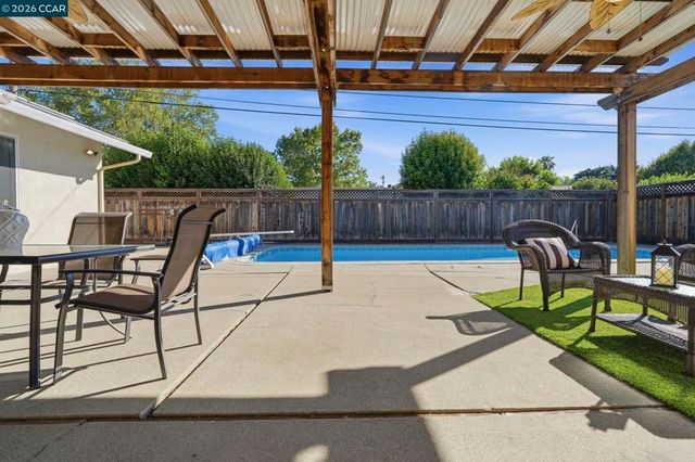 4242 Henning Dr, Concord, CA 94521