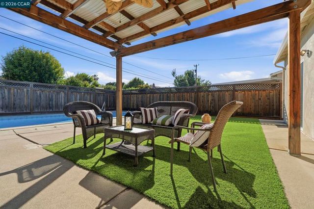 4242 Henning Dr, Concord, CA 94521