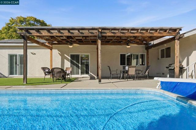 4242 Henning Dr, Concord, CA 94521