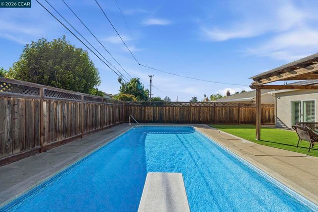 4242 Henning Dr, Concord, CA 94521