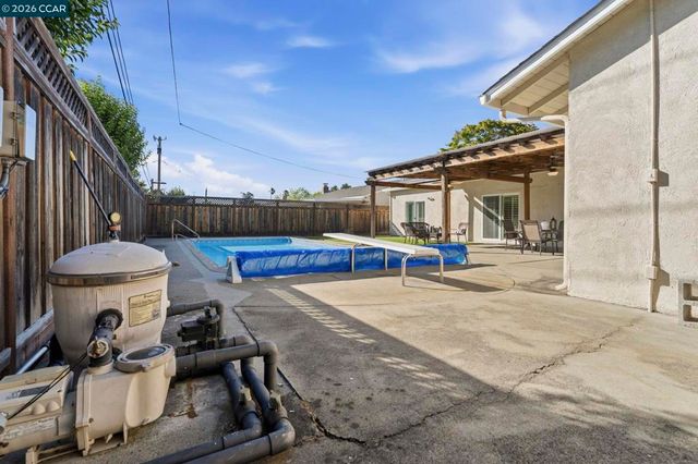 4242 Henning Dr, Concord, CA 94521
