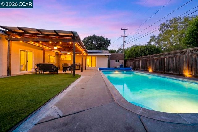 4242 Henning Dr, Concord, CA 94521